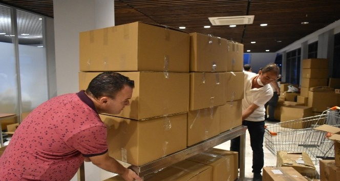 Yardım kolilerinde çıkan notlar duygulandırdı