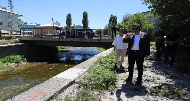 Başkan Demir sahada incelemelerde bulundu