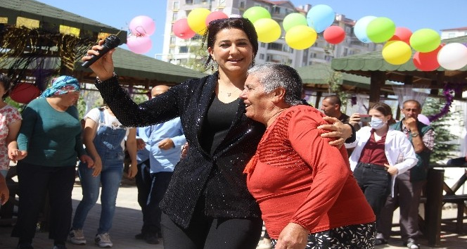 Ünlü Sanatçı Pınar Dağdelen’den sevindiren konser