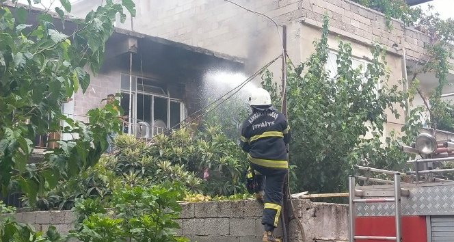 Kahramanmaraş’ta ikamet yangını söndürüldü
