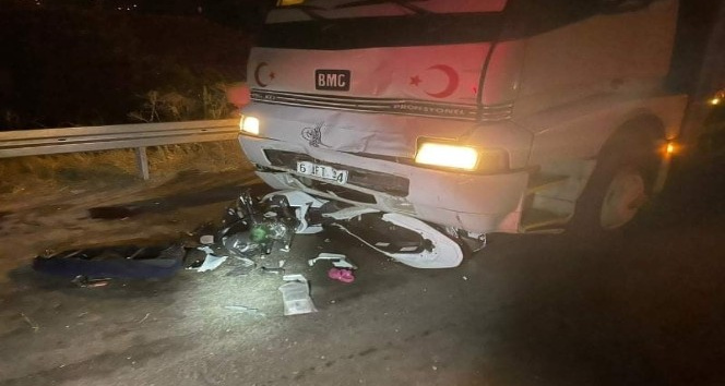 İzmir’de motosiklet ile kamyon çarpıştı: Baba-kız yaşamını yitirdi