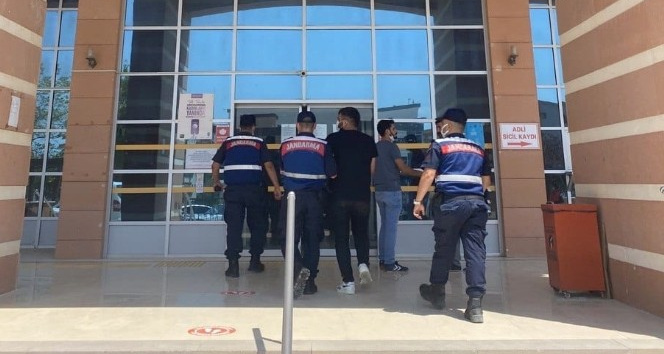 Yasa dışı bahis oynatma suçundan aranan firari yakalandı