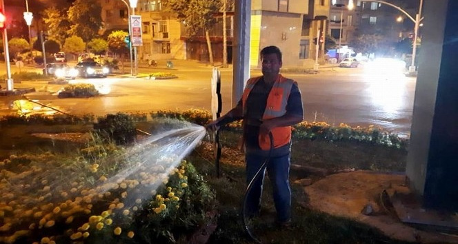 Parklar, refüjler, bulvarlar  güzelleşiyor