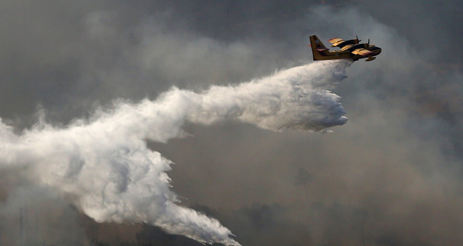 Yunanistanda yangın söndürme uçağı düştü