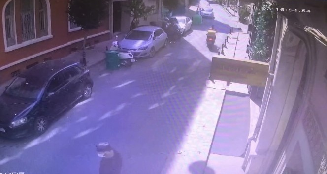 (Özel) Oyuncu Oğulcan Engin’in motosikletinin çalındığı anlar kamerada