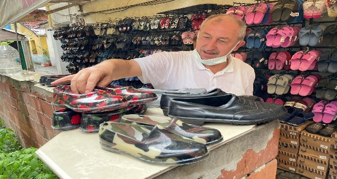 Lastik ayakkabılara fındık sezonu talep artıyor