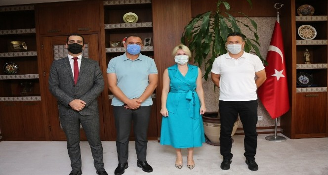 AÜ’den yangında mücadele eden her personel adına 10 fidan bağışı