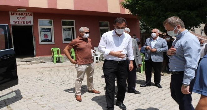 Kaymakam Yelek, terör gazisi Kamil Dugan’ın cenazesine katıldı