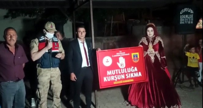 Jandarma’dan "Mutluluğa kurşun sıkma, geleceği karartma" uygulaması