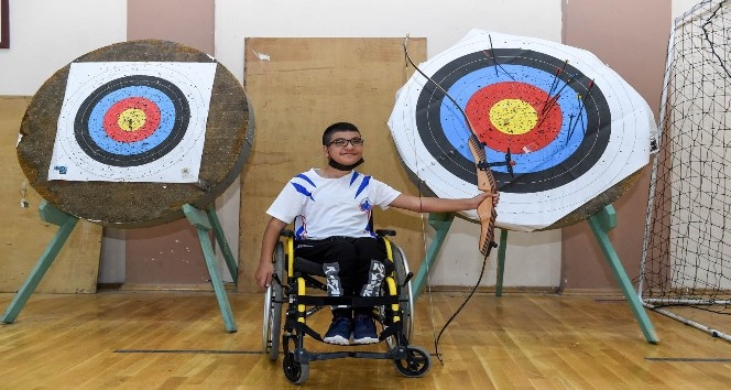 Özel çocuk Eren Demir’in hedefi, Mete Gazoz gibi okçulukta şampiyon olmak