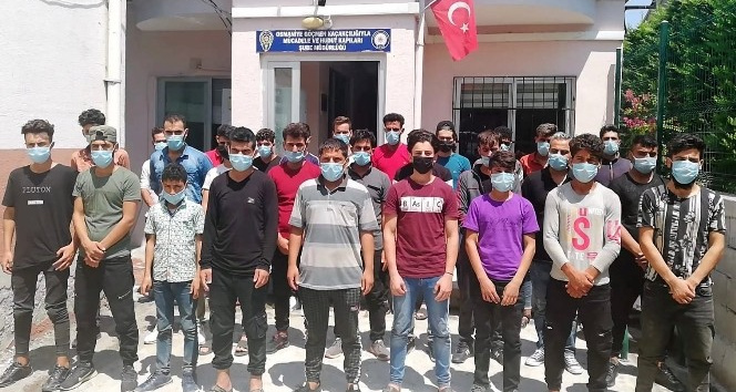 Kaçak göçmenlerin yolcuğu Osmaniye’de son buldu