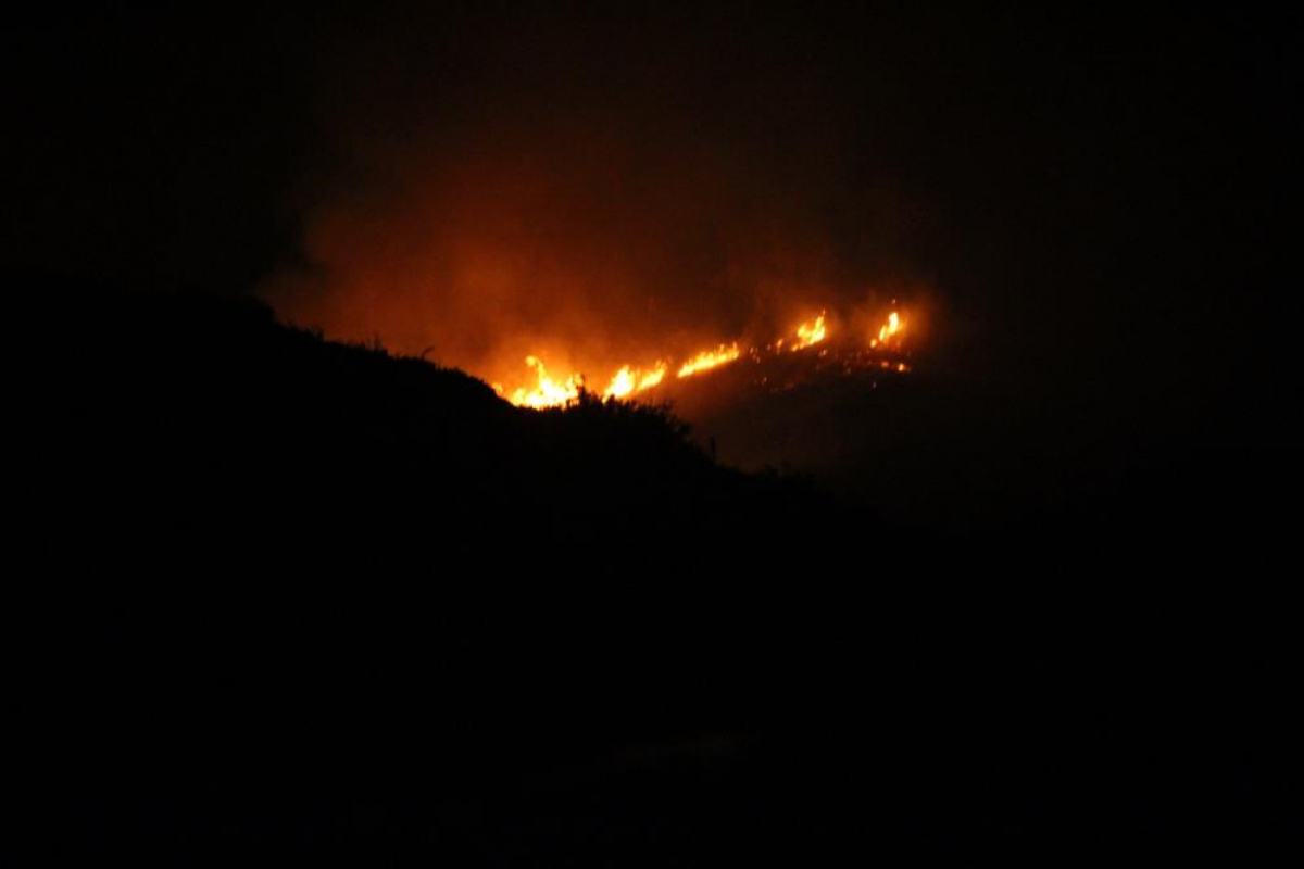 Gece 4 helikopter devreye girdi, Bodrum'da yangın kontrol altına alındı