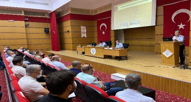 Kaymakam Dundar muhtarlarla aşılama sürecini değerlendirdi