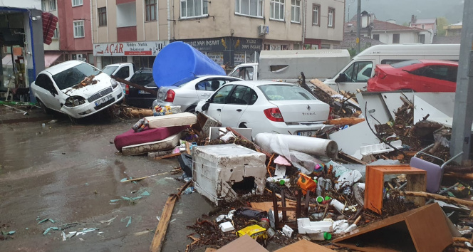 Sel sonrası Bozkurt ilçesi savaş alanına döndü