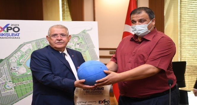 Başkan Mahçiçek’ten goolball takımına malzeme desteği