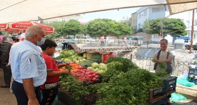 Zabıta pazar yerlerini denetledi
