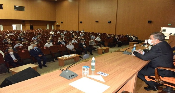 Vali Işık: “Orman yangınına karşı dikkatli olun, insanları aşıya teşvik edin”