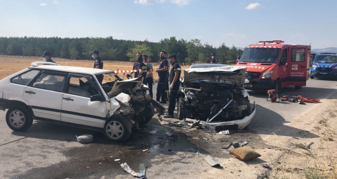 Uşakta trafik kazası: 1 ölü, 1 yaralı