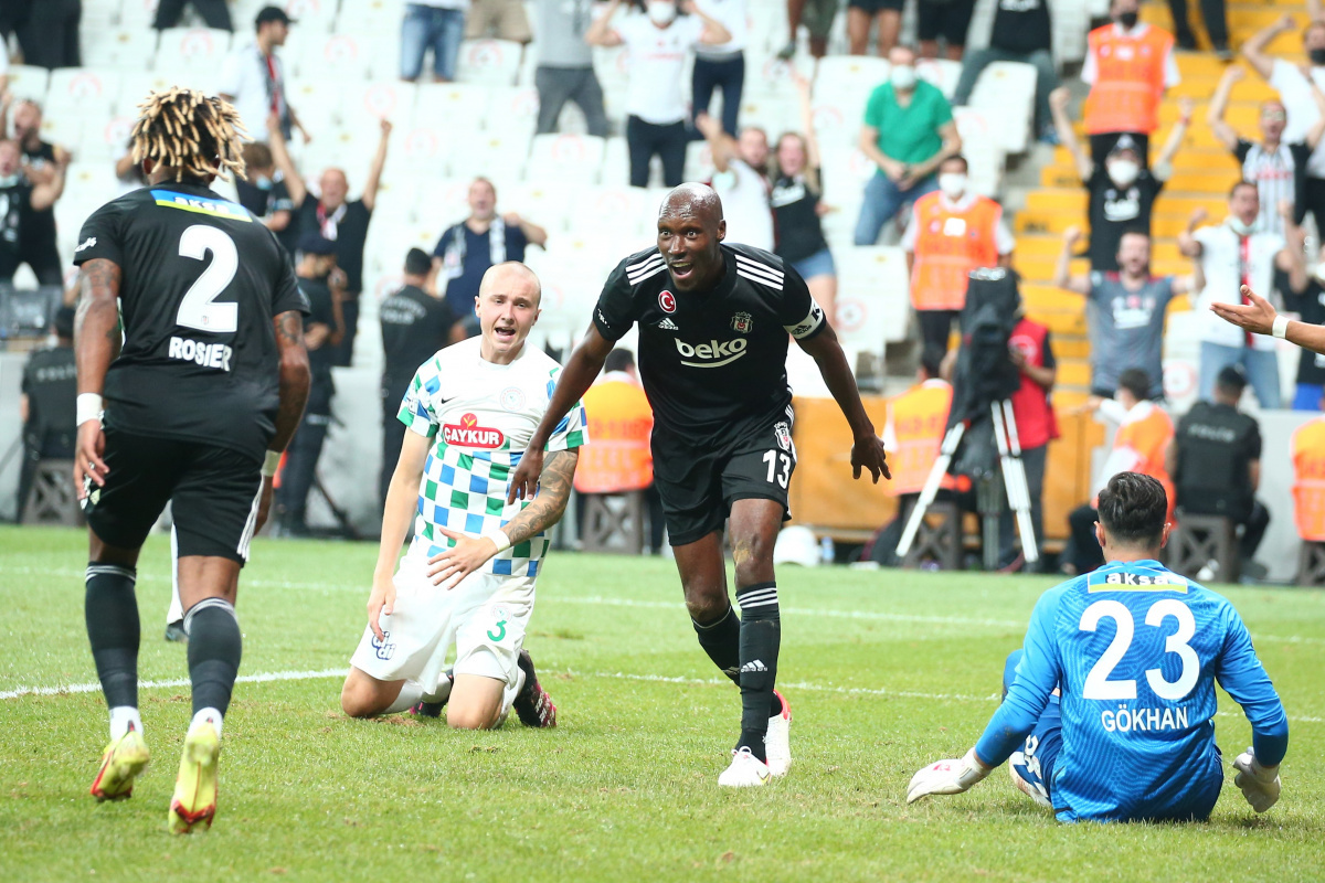 Atiba sezonu golle açtı