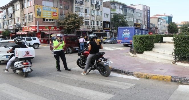Huzur uygulamasında polis kuş uçurtmadı
