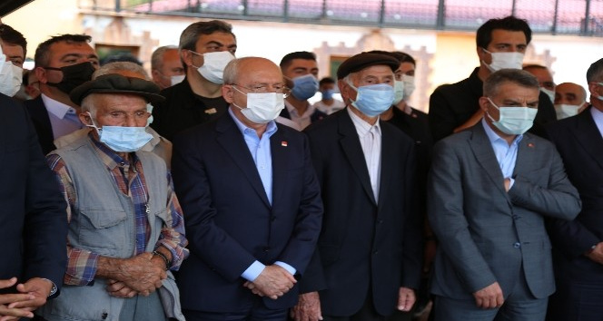 CHP Genel Başkanı Kılıçdaroğlu, teyzesinin cenaze törenine katılmak üzere Tunceli’ye geldi