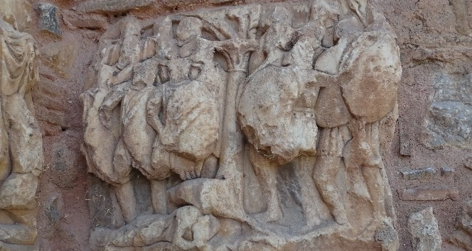 İznik surlarındaki ‘devşirme’ taşlar dikkat çekiyor