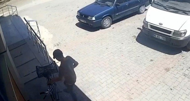 15 yaşında 50 ayrı suç kaydı bulunan hırsızlık şüphelisi tutuklandı