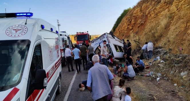 Kahramanmaraş’ta düğün yolunda kaza: 13 yaralı