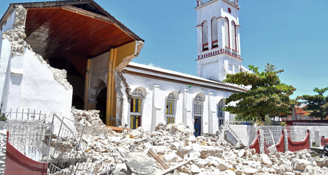 Haitideki depremde can kaybı sayısı bin 297ye yükseldi