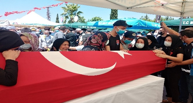 Düşen uçakta hayatını kaybeden orman mühendisi Mersin’de son yolculuğuna uğurlandı