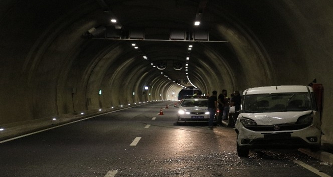Kahramanmaraş’ta tünelde iki araç çarpıştı: 2 yaralı