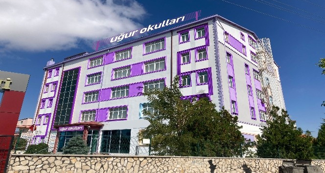 Uğur Okulları Karaman Kampüsünde öğrencilerle buluşuyor