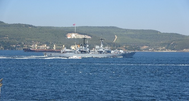 İtalya savaş gemisi Çanakkale Boğazı’ndan geçti