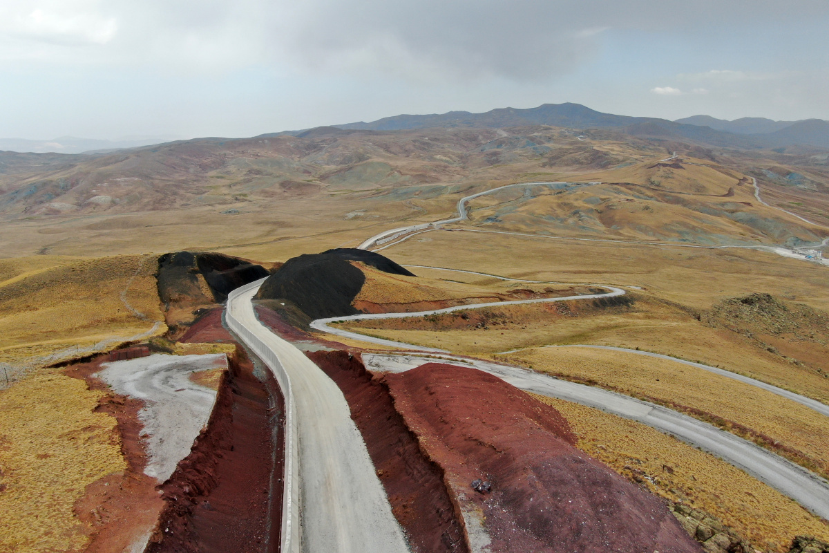 Göçmen baskısına karşı İran sınırında güvenlik tedbirleri üst seviyeye çıkarıldı