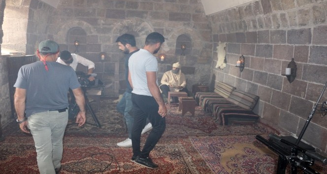 Bitlis’te TRT ekibi Feqiye Teyran’ın hayatını anlatan belgeselin çekimini gerçekleştirdi
