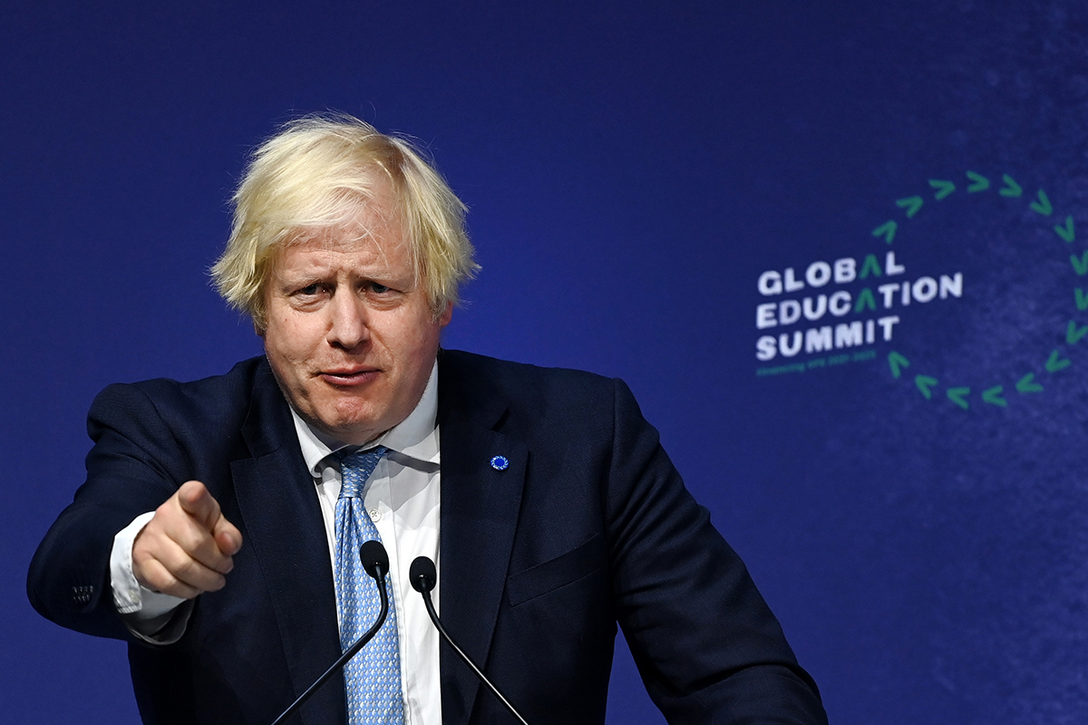 İngiltere Başbakanı Johnson: 'Yaptırımlar, Putin'in savaş makinesi kalbini vuracak'