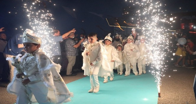 Sünnet olan 320 çocuktan renkli eğlence