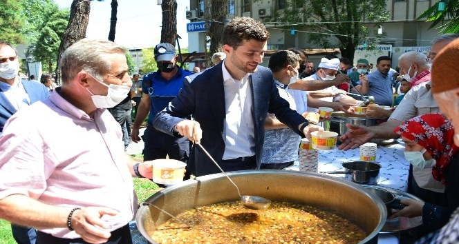 Tokat’ta bin 500 kişiye aşure ikramı