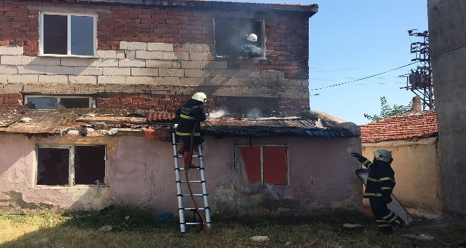 Kırklareli’de metruk binada yangın