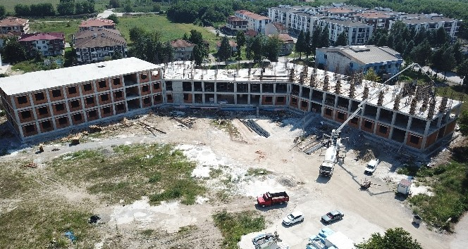 Kasım Aktaş Ortaokulunda çalışmalar devam ediyor