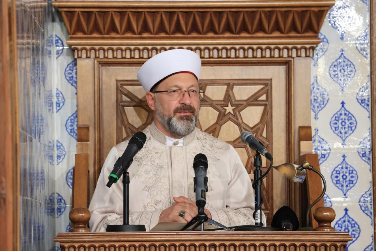 Diyanet İşleri Başkanı Erbaş, &#039;Bizler, bu topraklarda bütün farklılıklarımızla birlikte et ve tırnak gibiyiz&#039;