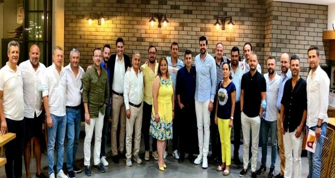 Fenerbahçe ve Galatasaray taraftarlarından dostluk mesajı