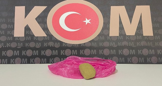 Şüpheli araçtan uyuşturucu çıktı: 3 gözaltı