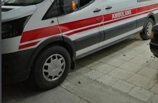 Diş ağrısına ambulans istedi, gelmeyince 112 istasyonunu ve ambulansı taşladı