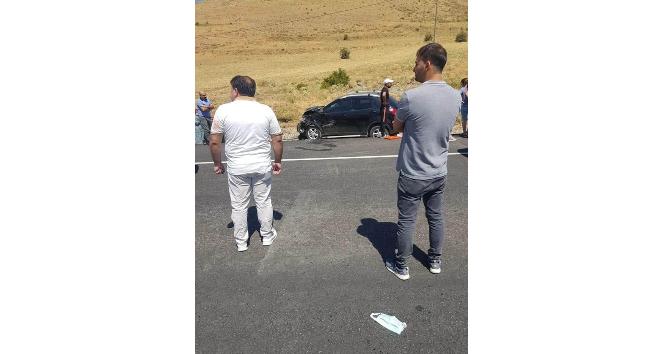 Tatvan’da trafik kazası: 2 ölü, 1 yaralı