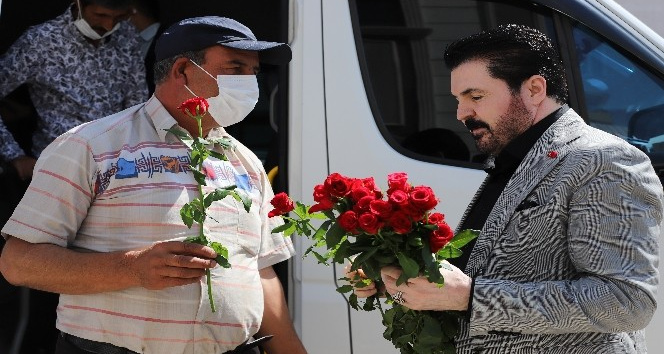 Evlat nöbetindeki aileler Diyarbakır yürüyüşü öncesi Başkan Sayan’la bir araya geldi