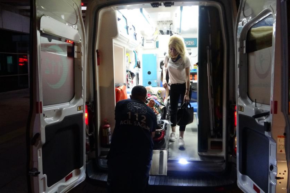 Karabük&#039;te minibüs kamyona çarptı: Gürcistan uyruklu 7 kişi yaralandı