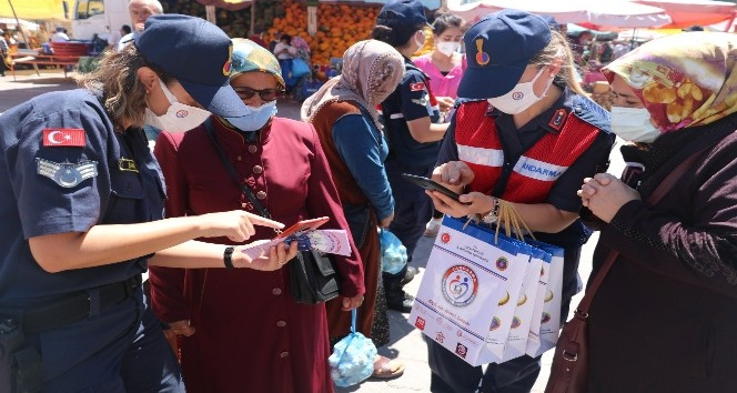 Jandarma ekipleri vatandaşları bilgilendirmeye devam ediyor