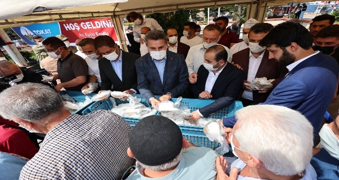 Tokat’ta 12 bin kişiye aşure ikramı