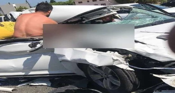 Otoyol çıkışında feci kaza: 1 ölü, 1 yaralı